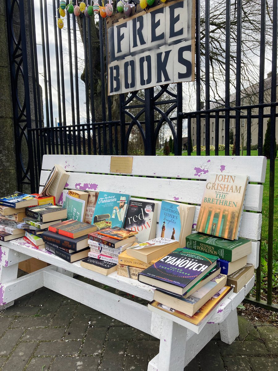 ActionKilcullen's tweet photo. Our free book bench table has been going really well. Went down to bring the books home and there were only 6 left! #shareandreuse https://t.co/cEssrgGRPh