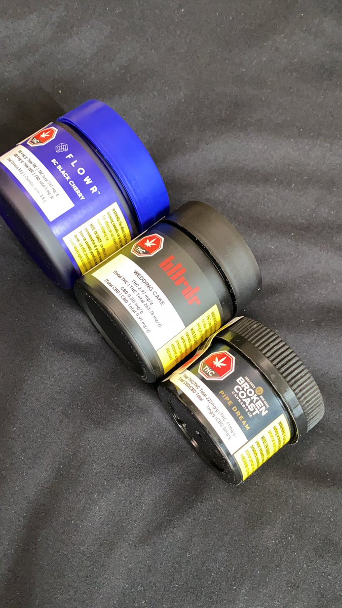 jrwideman's tweet photo. All 3 packaged in the same week in Jan 👌🏽.  

Much love to the homey @TNJoint for the SALE SALE SALE. Had to get a quick re-up in between meetings. @FlowrCanada @brokencoastltd #BLLRDR https://t.co/rH2ojhSKs5
