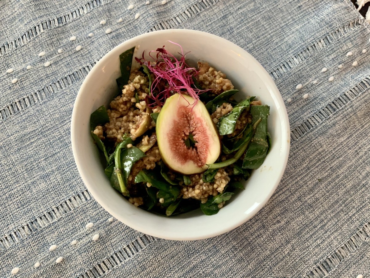 vegpapa's tweet photo. This millet salad with spinach and orange is a meal on its own. Fruity and refreshing, that’s the quintessence of Spring!
https://t.co/Tu3mEXBsBx
#vegansalads #fruitsalads #milletsalads #vegpapa https://t.co/uNbixcmopT