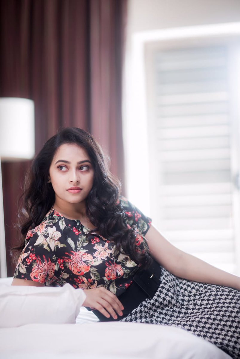 manioscar6's tweet photo. @SDsridivya wish you happy birthday Mam.... 💐💐💐💐 https://t.co/rdAsDC1KVm