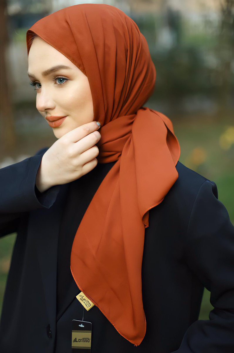 modalarissa34's tweet photo. Our luxury crepe hijabs are wholesale, our hijabs are 100% made in turkey, we have large choice of Colors and the best quality.
If you are interested contact me on whatsap
00905444471847 https://t.co/t7ACFOqy13