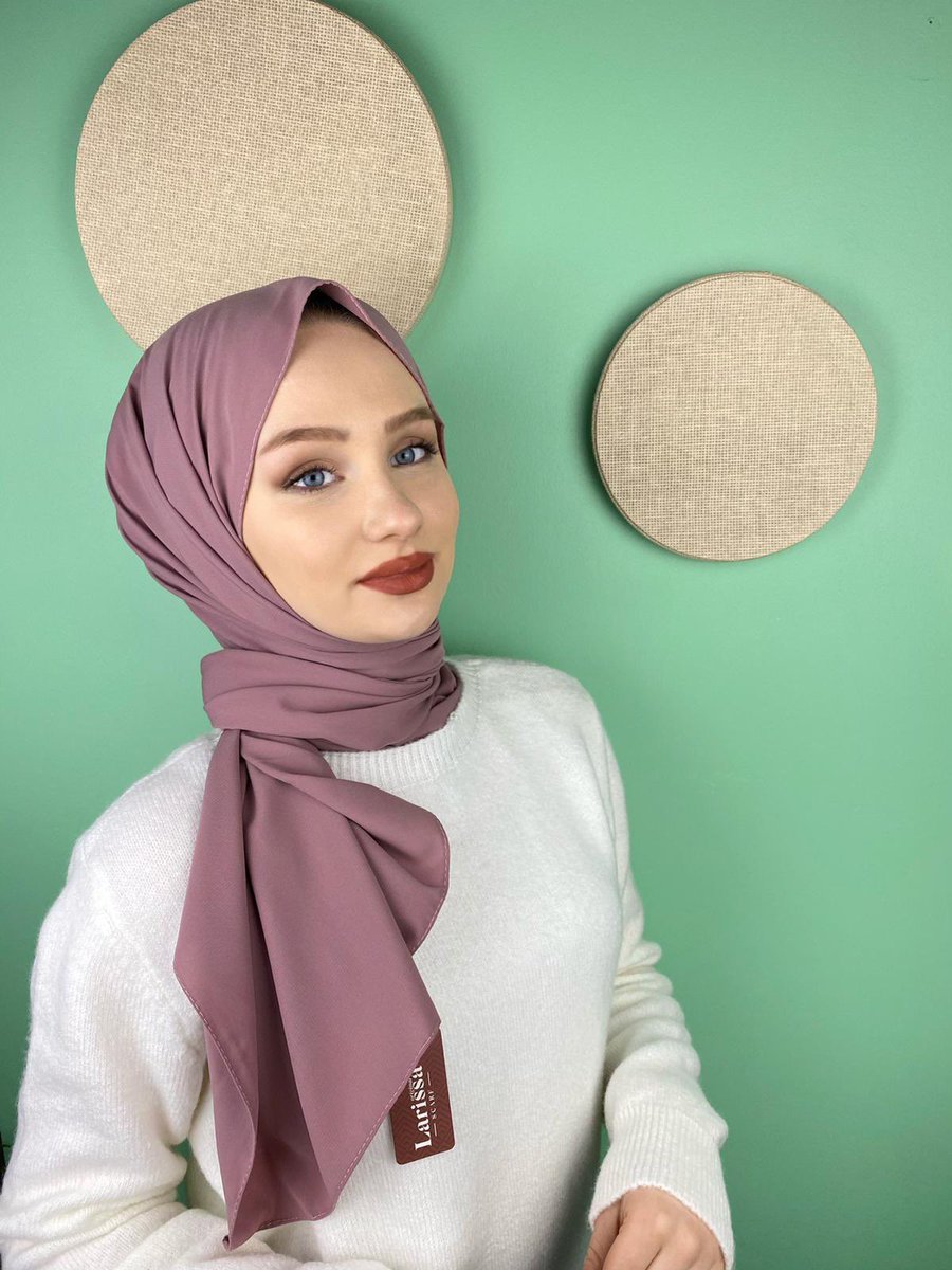 modalarissa34's tweet photo. Our luxury crepe hijabs are wholesale, our hijabs are 100% made in turkey, we have large choice of Colors and the best quality.
If you are interested contact me on whatsap
00905444471847 https://t.co/t7ACFOqy13