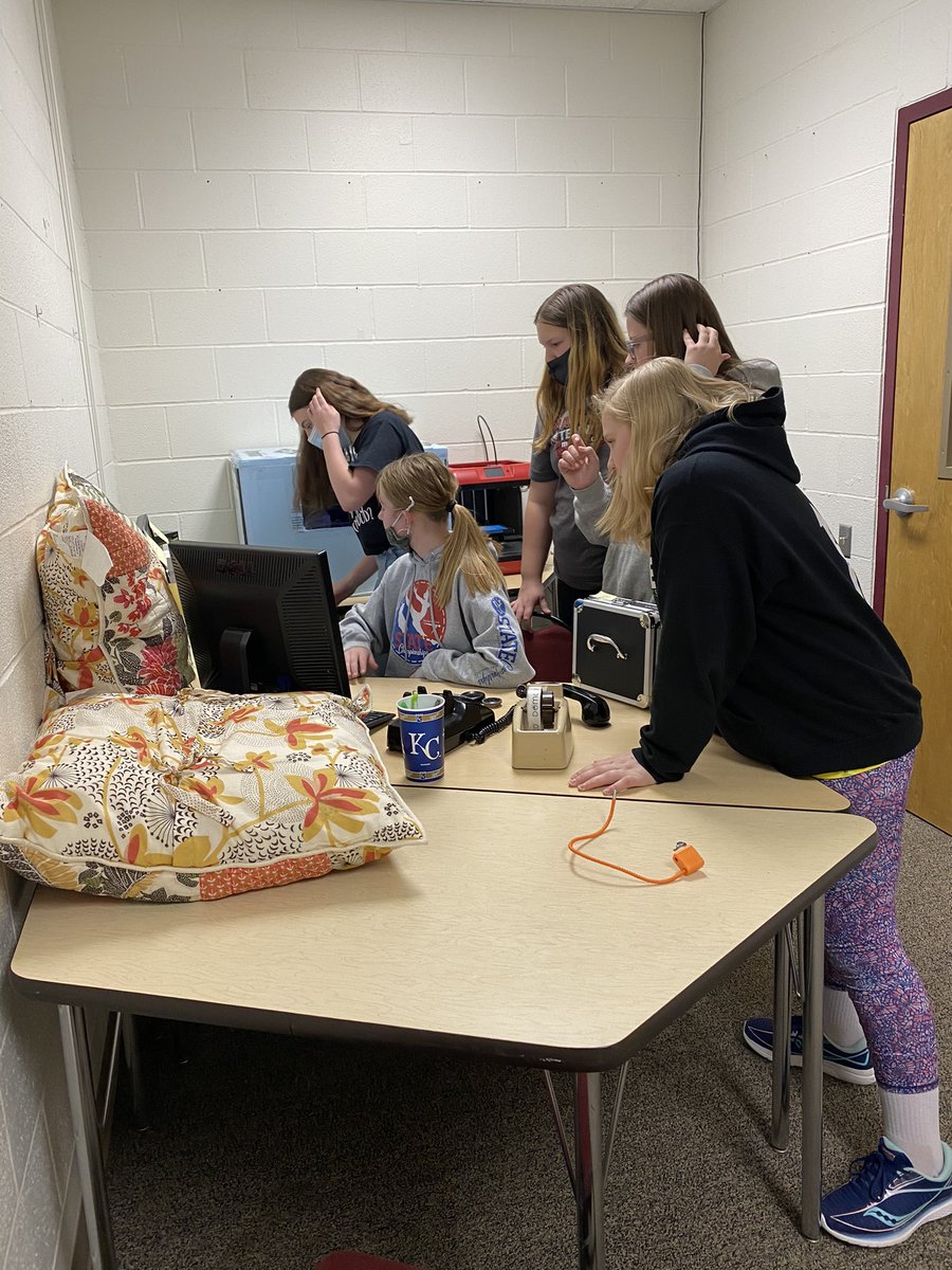 KNMS Library tweet media