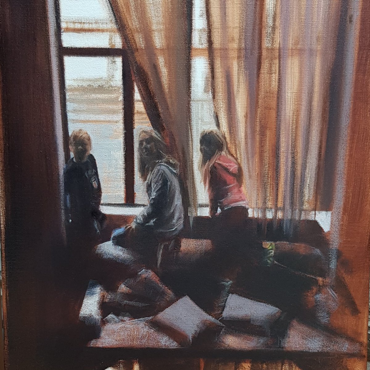 CassandraBatte4's tweet photo. #family #portraitpainting finished! A bit of a change from my typical subject matter but a fantastic, dramatic painting to create! #lovepainting 
.
.
.
.
.
#familytime #familyfirst #familyfun #familylove #familyholiday #familyiseverything #family https://t.co/8I9IJQanpq