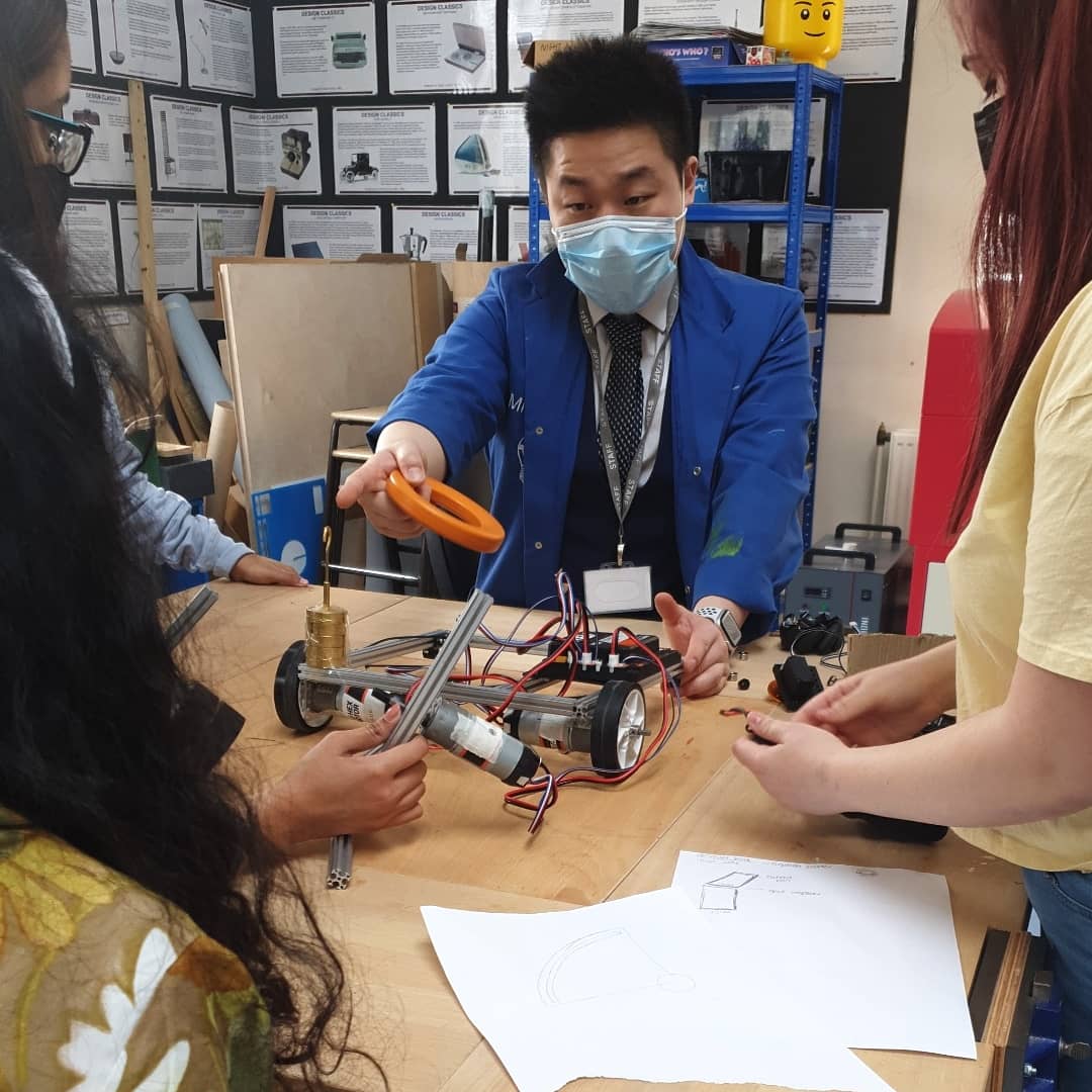 aurigarobotics's tweet photo. Coding, building, using CAD, and having fun during todays robotics elective with team auriga and Mr Rhee. Cant stop! Won't stop! #morethanrobotsuk #choosedt #dt #stem @NonsuchDT @NonsuchHSG @FTC_UK https://t.co/X4QJzugfe6