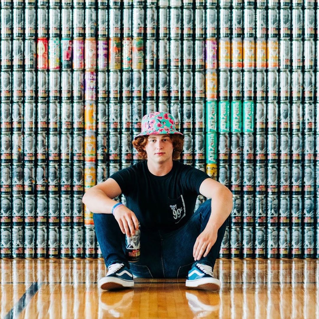 DrinkAriZona's tweet photo. @budlight See you guys at the MoMA...

📷: Turner Fitzpatrick https://t.co/OSP2bfw5Dm