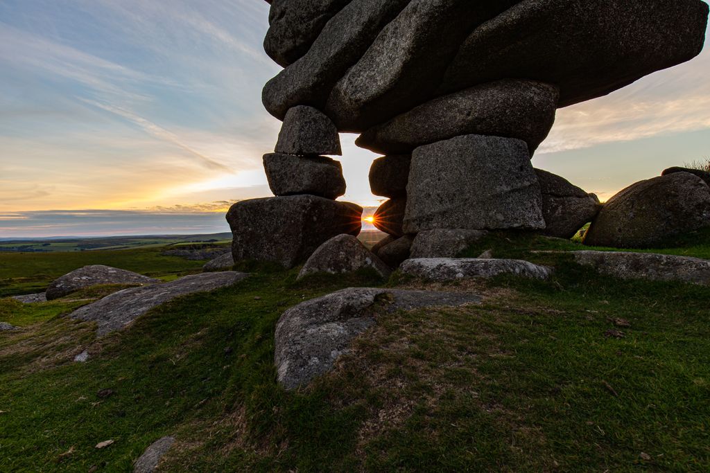 A stunning sunset at the Cheesewring Tor on Bodmin Moor.

#cornwall #sunset #bodminmoor #cheesewring #visitcornwall #ilovecornwall