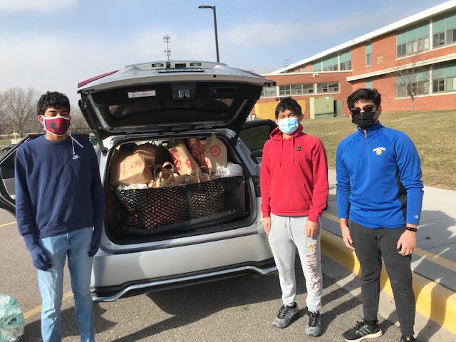 wayzataPAO's tweet photo. Yesterday, three @WayzataPAO members helped transport food from West Middle School to @iocpinterfaith for WMS’ annual food drive!

We would like to thank Peter Binnie and Amy Kondziolka of WMS for the amazing opportunity! https://t.co/Hm4TRNBY8J