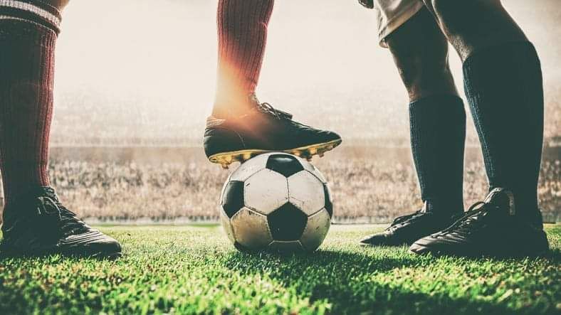 Kampenion's tweet photo. Ha jeugdleden en jonge seniorleden van Kampenion, graag willen we jullie herinneren aan het voetbaltoernooi dat aankomende zaterdag wordt georganiseerd. Leden t/m 26 jaar kunnen zich aanmelden tot donderdag 1 april (is geen grap 😉) via de volgende link: https://t.co/JeMGh9u5qr. https://t.co/iG1ec1SuxU