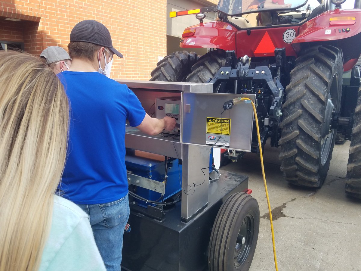 ForrestLang78's tweet photo. Yesterday, @CFAES_OSU & @OhioStateFABE students got to test a 310 Magnum tractor on the PTO dynamometer. They looked at the relationship between engine speed, pto speed, torque, and horsepower.
#HandsOnLearning #CFAES #OhioState #AgSystemsManagement https://t.co/GYn2D3jMua