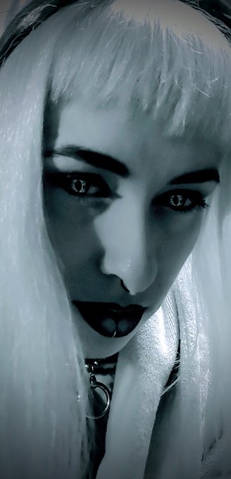 Some asshole posted that #GDRAGON and #DAESUNG did a Live as a PRE April Fools joke...  I'm so upset<a href="/tag/gdragon"class="tags">#GDRAGON</a><a href="/tag/daesung"class="tags">#DAESUNG</a><a href="/tag/bigbang"class="tags"><span>#bigbang</span></a>