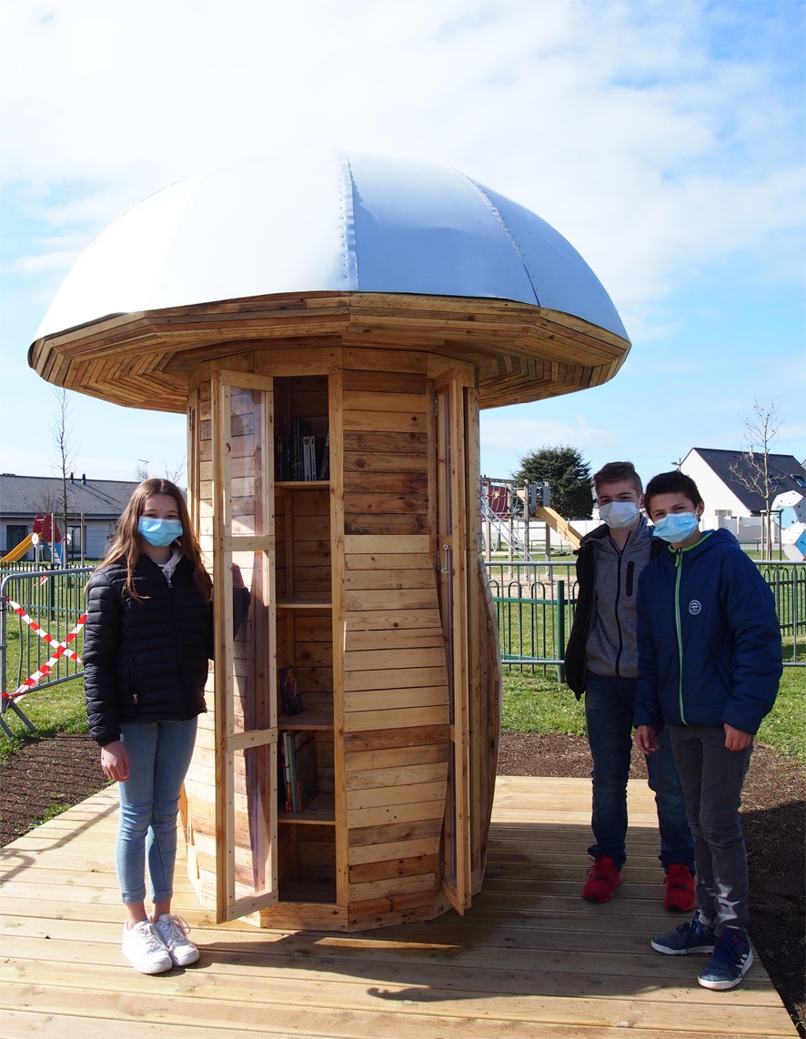 BoiteALivre's tweet photo. À #Plouhinec : Une #BoîteALivres en forme de champignon proposée par les enfants du Conseil Municipal des Enfants inaugurée le 27 mars dernier, à l’occasion du Printemps des poètes
Un nouveau dispositif imaginé par de jeunes écoliers pour favoriser la lecture et les échanges https://t.co/x4F95KMX3q
