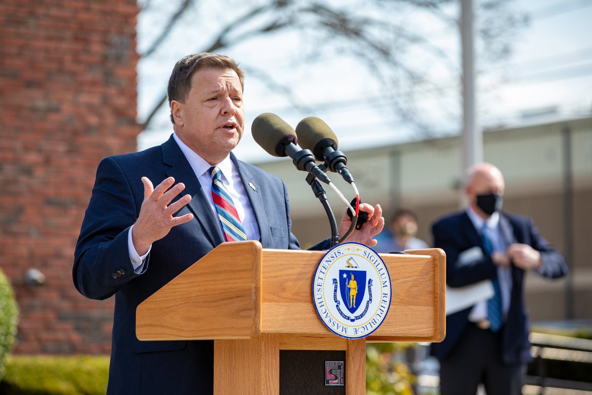 FrBillsMnSpring's tweet photo. Today, @MassGovernor @CharlieBakerMA &amp; @MassLtGov @KarynPolito joined @MassEOHED Sec. Kennealy, House Speaker @RonMariano and @mayortomkoch in announcing $4 million for our Housing Resource Center in #Quincy. This innovative project will transform our approach to homelessness. https://t.co/m193xdUwCm