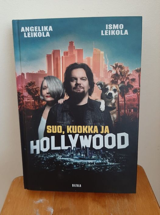 Ostin tänään Ismo ja Angelina Leikolan kirjan Suo, kuokka ja Hollywood. #ostos #kirja <a href="/ISMOcomedy/">ISMO comedy</a> 😃👍