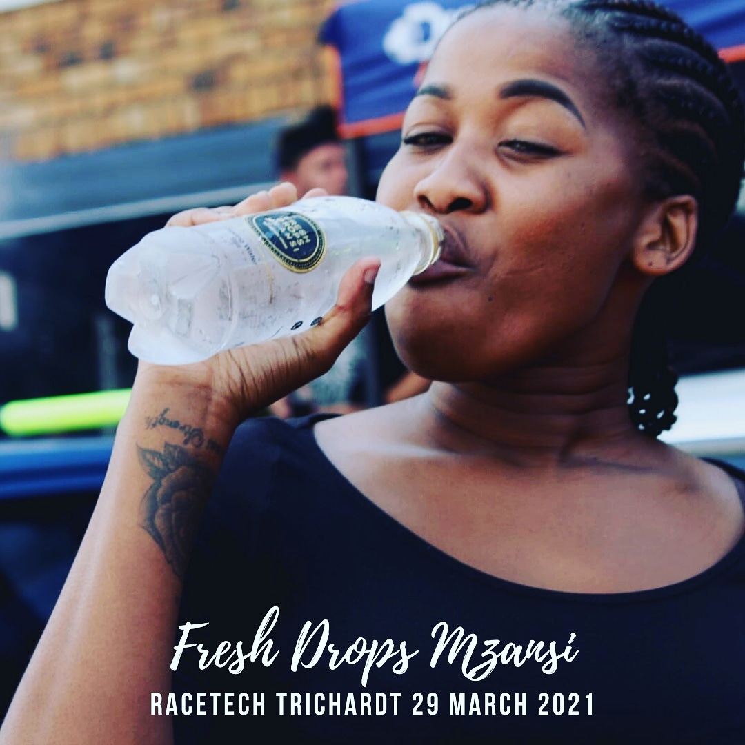 DropsMzansi's tweet photo. Now she was enjoying her Spring water 😅

But then again its #FreshDropsMzansi 
#BeverageKings https://t.co/SHTsjSVahQ