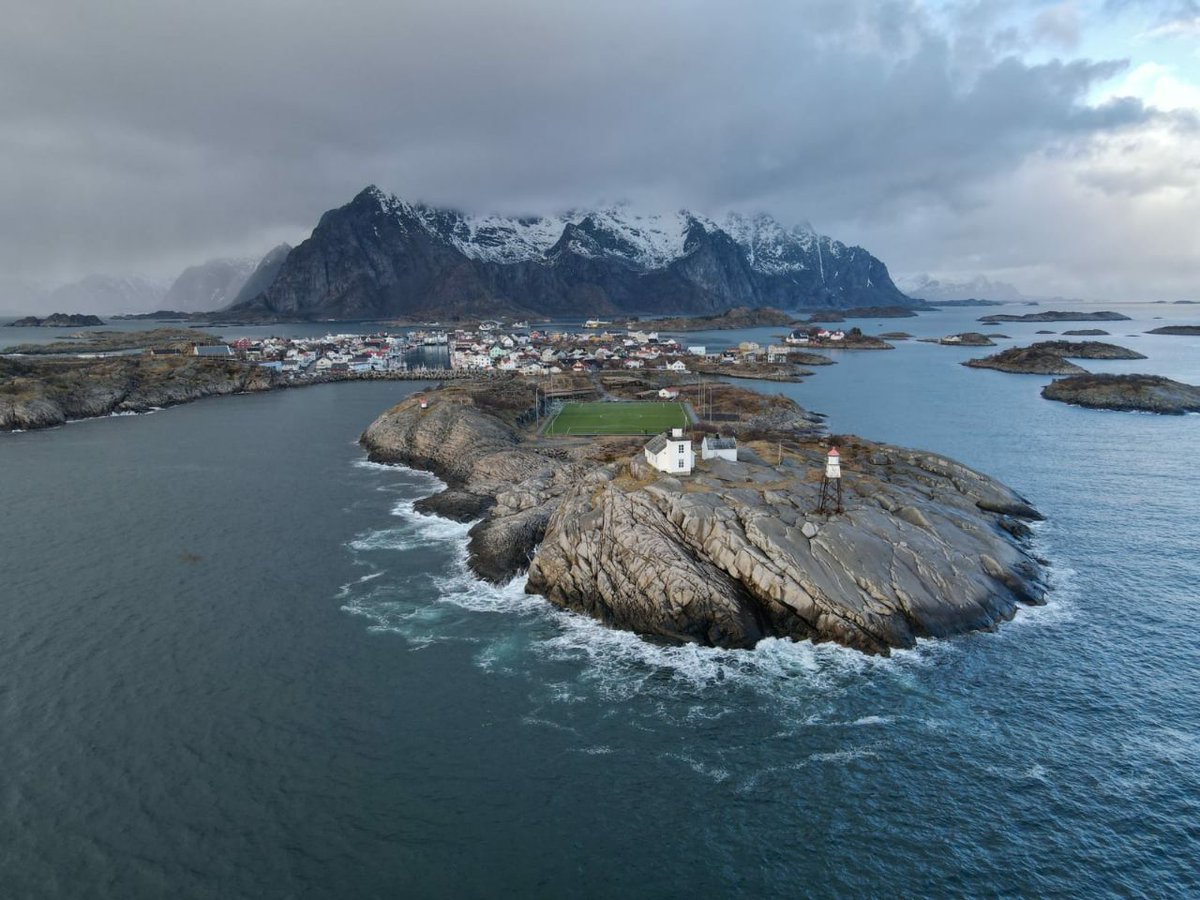 Drohnenaufnahme, heute auf den Lofoten, mein Sohn stillt mein Fernweh.😎