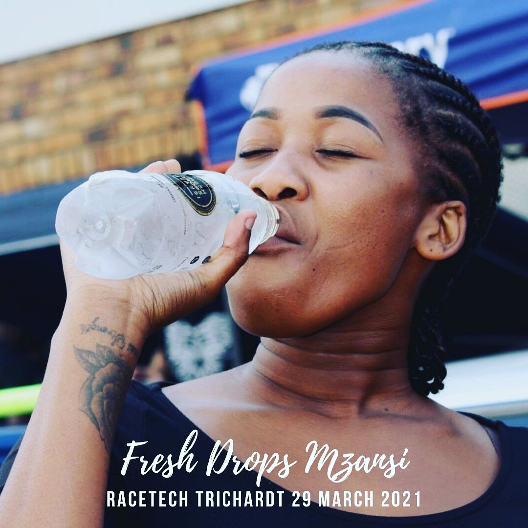 DropsMzansi's tweet photo. Now she was enjoying her Spring water 😅

But then again its #FreshDropsMzansi 
#BeverageKings https://t.co/SHTsjSVahQ