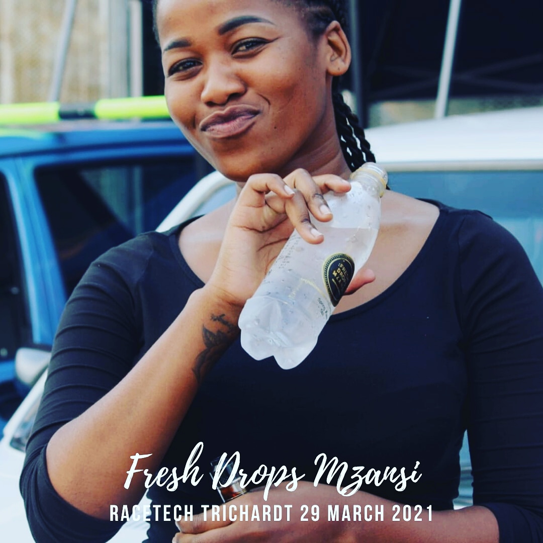 DropsMzansi's tweet photo. Now she was enjoying her Spring water 😅

But then again its #FreshDropsMzansi 
#BeverageKings https://t.co/SHTsjSVahQ