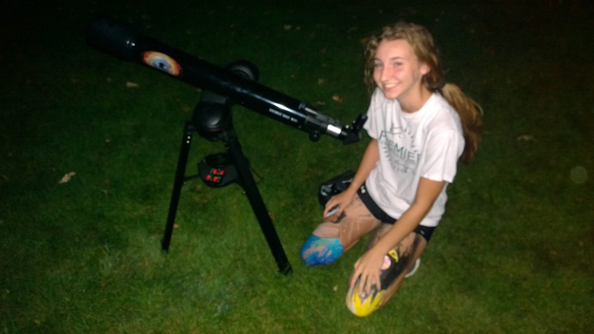 Women Posting W's tweet media