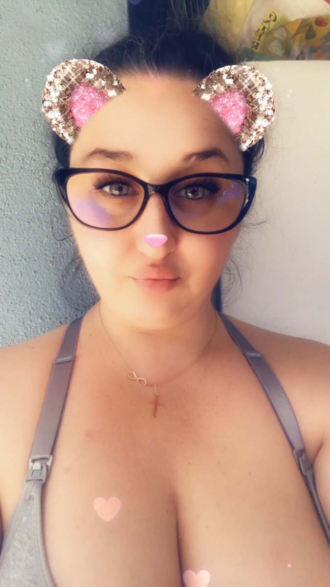 TheRealMegalito's tweet photo. Spectacular spectacles spectacle! After the glasses fashion show, i clearly found my fav pair 🤓😇🥰
#Wheeeeeeee https://t.co/rNp7qTDnii