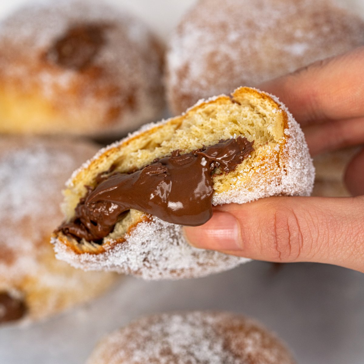 BonsanVegan's tweet photo. Could these Vegan N*tella filled doughnuts BE any better! 🍩👏 Made with our Mylk Hazelnut Cocoa Spread, the hardest thing about making them is trying not to eat them all when you're done! 🤤 Check out the recipe by clicking the link: https://t.co/cUH85kQ8VN #bonsan #organichour https://t.co/YWaMmBzO8n