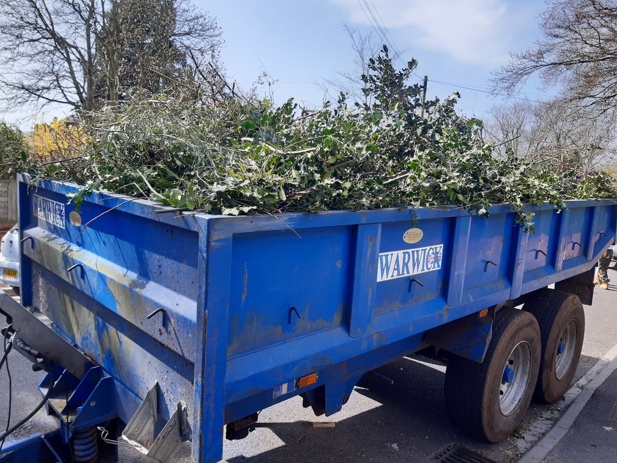 RobRocc's tweet photo. Residents along with @BCPCouncil Cllr @davekelsey6 and myself Cllr Rocca worked together in pruning the trees in the alleyway Milton Rd/Lowther Rd. It is our commitment to deliver a Cleaner, Greener, Safer #community for all.
More to come soon!
#communityspirit #tobeproud https://t.co/KywTjJ8dvp