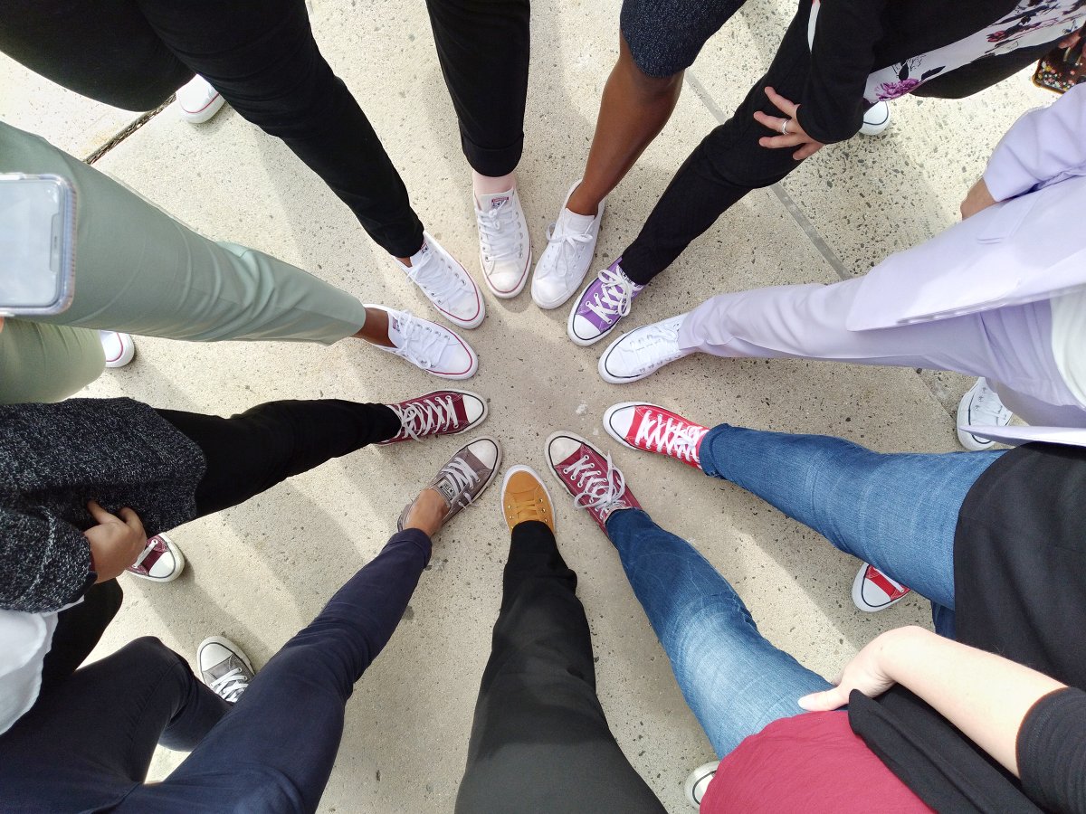 EverettMASchool's tweet photo. SOLE TRAIN!
The EPS held its first-ever Chucks and Pearls fundraiser for The Wave Club at Everett High. The event was a huge success and resulted in a tremendous outpouring of donations to The Wave's Period Project. A great event, in every regard!
#EPSheros2021 https://t.co/WFQCu1kVWa
