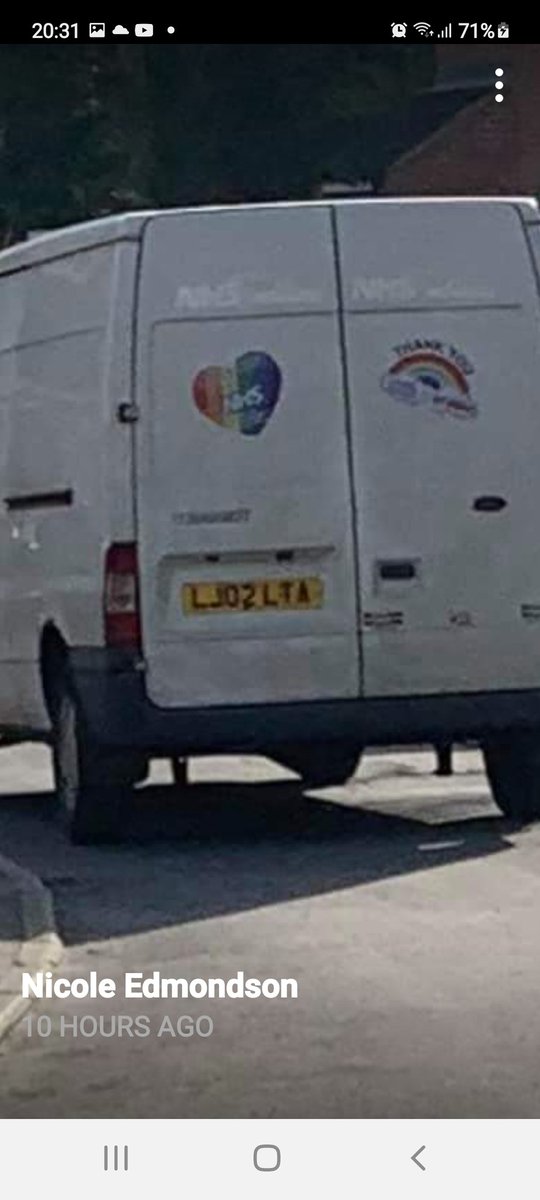 kathiebennett's tweet photo. LEEDS AREA
Keep dogs in sight man in white NHS van attempted to steal a dog owner caught him and let's just say he won't be in that street again, he was also stopped from taking another dog in Leeds yesterday and he has been reported to the police https://t.co/PUeF2fiGEf