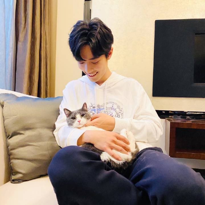 xzhan1005's tweet photo. xiao zhan’s princess jianguo; a thread https://t.co/9r6GkVnho3