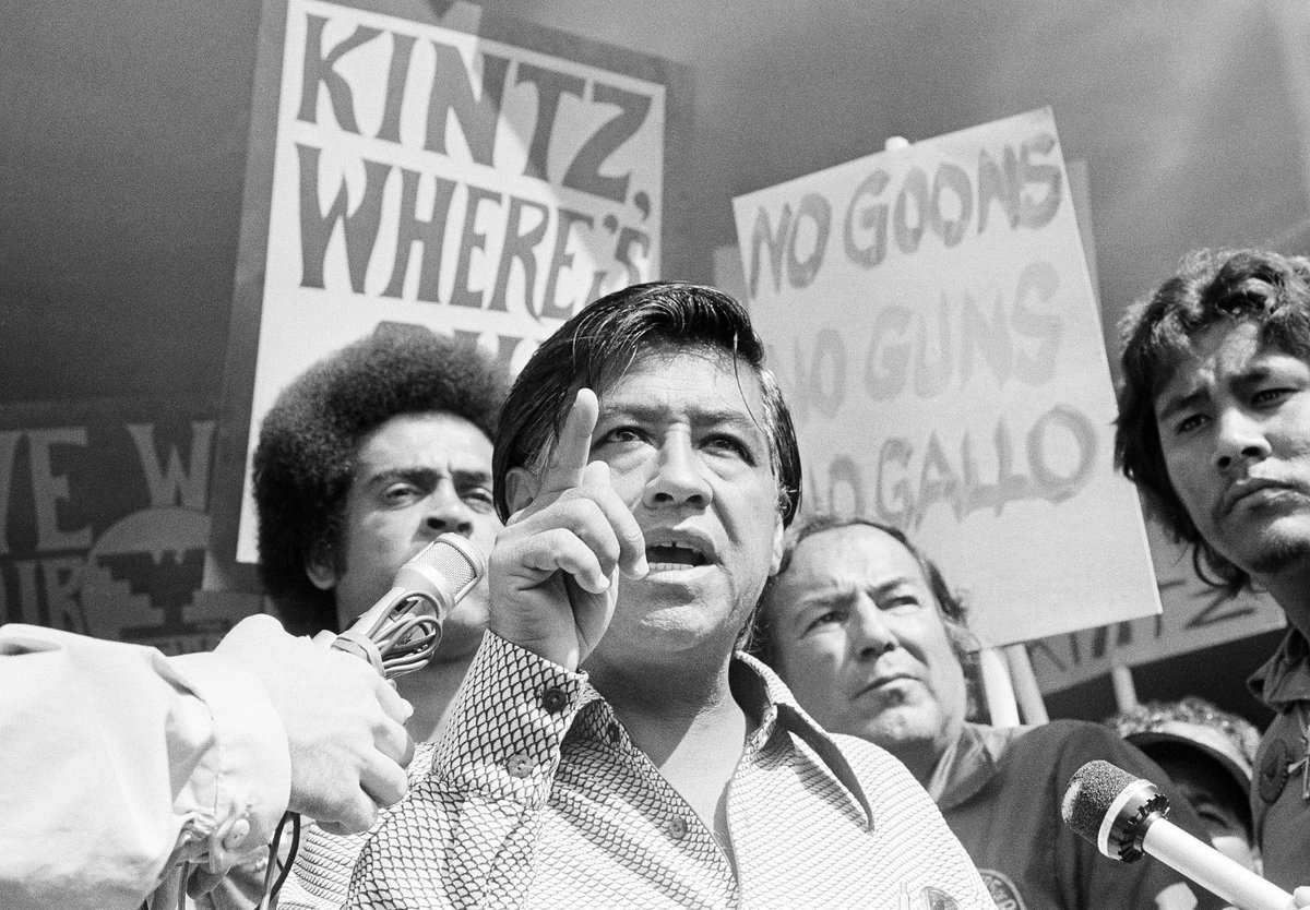 OfficialCCSF's tweet photo. Today is César Chávez Day. The labor leader and activist would have been 94 years of age. His legacy lives on in current labor movements and in his everlasting words: #SiSePuede! #farmworkers #workersrights #CesarChavezDay #ccsf https://t.co/EsuSwTh9ST
