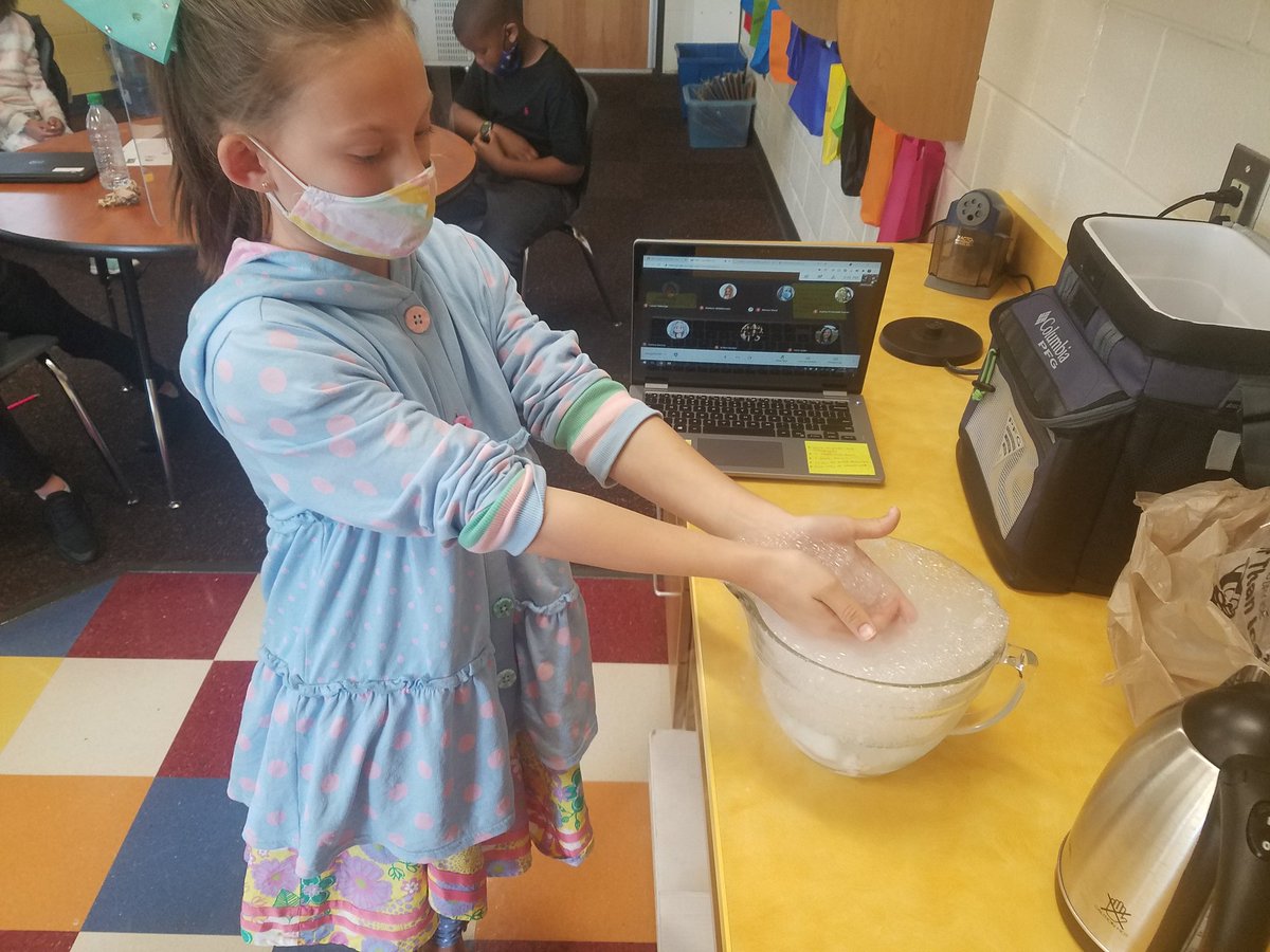 mrshaighsclass's tweet photo. Enriching our study of matter by exploring sublimation with dry ice investigations! @CatawbaTrail https://t.co/745Ra6y7PF