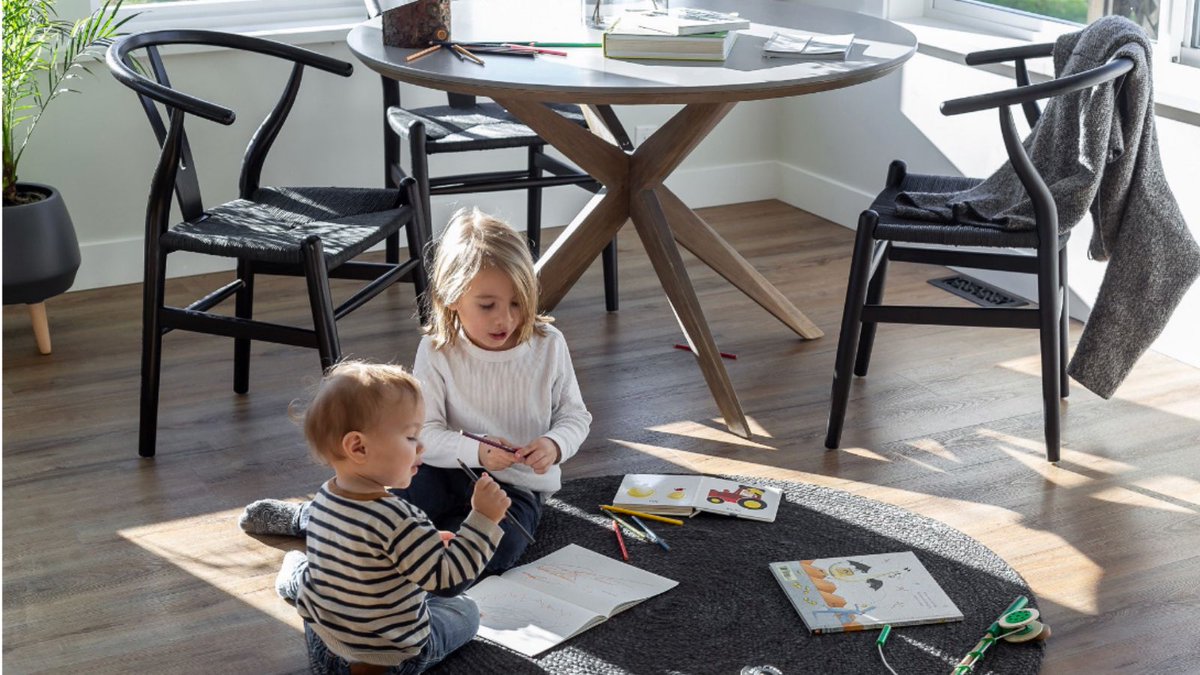 StyleInForm's tweet image. Happy Wednesday!!! Anyone else miss spring break? #StyleInForm #springbreaksover #almostfriday