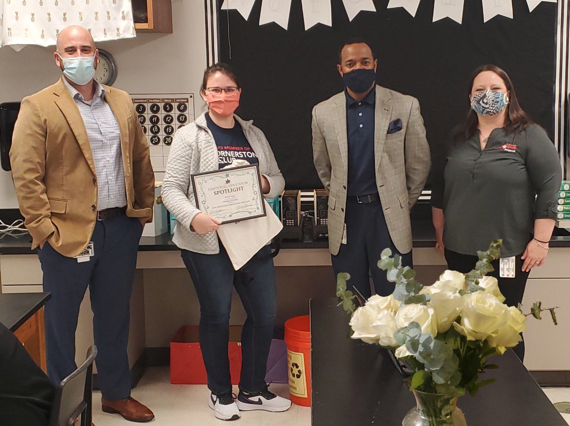 LBlackstock36's tweet photo. Help us say #congrats to Morgan Pittman @Freeport_Int, our newest #EssentialEducator Spotlight recipient! Mrs. Pittman designs engaging lessons for her Ss, increasing rigor and supporting her Science team along the way. We appreciate you, Mrs. Pittman! #BISDpride #BISDcoffeebeans https://t.co/PbKIWvrUen