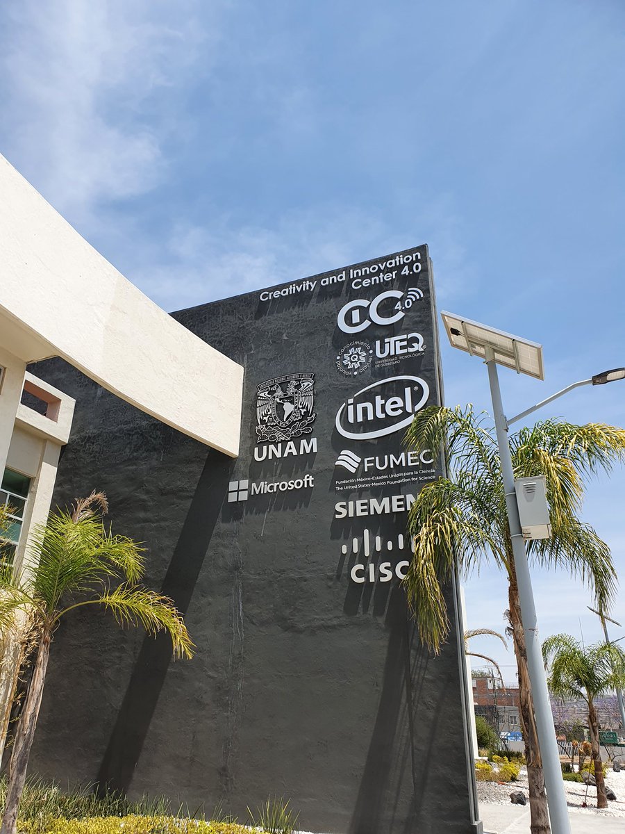 klippmx's tweet photo. Visitando el CIC de la @uteqmx para explorar la colaboración con la academia en materia de Ciberseguridad e Industria 4.0 ! https://t.co/sNxR8ryeFF