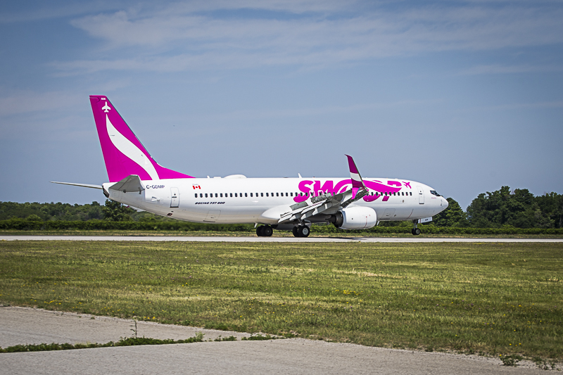flyyhm's tweet photo. ⛰ NEW ROUTE ALERT ⛰ We are thrilled that @FlySwoop will be offering service between @flyyhm and @ylwkelowna this summer starting in June! We’re ready when you’re ready. #HamOnt #TheMountainsAreCalling 

https://t.co/ECvrfF6b8y https://t.co/DSvKqccdxJ