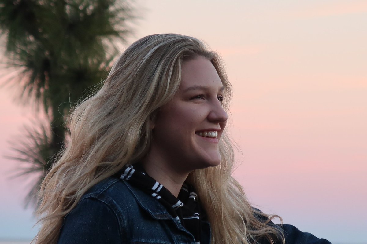 MB_PassionPhoto's tweet photo. This is one of my favorite photo shoots by far. She is so gorgeous and the scenery was so beautiful 😍
•
•
•
•
#scenery #baybluffs #sunset #photographer #photography #portraitphotography #beautiful #photo #photoshoot https://t.co/9s88DNbuVy