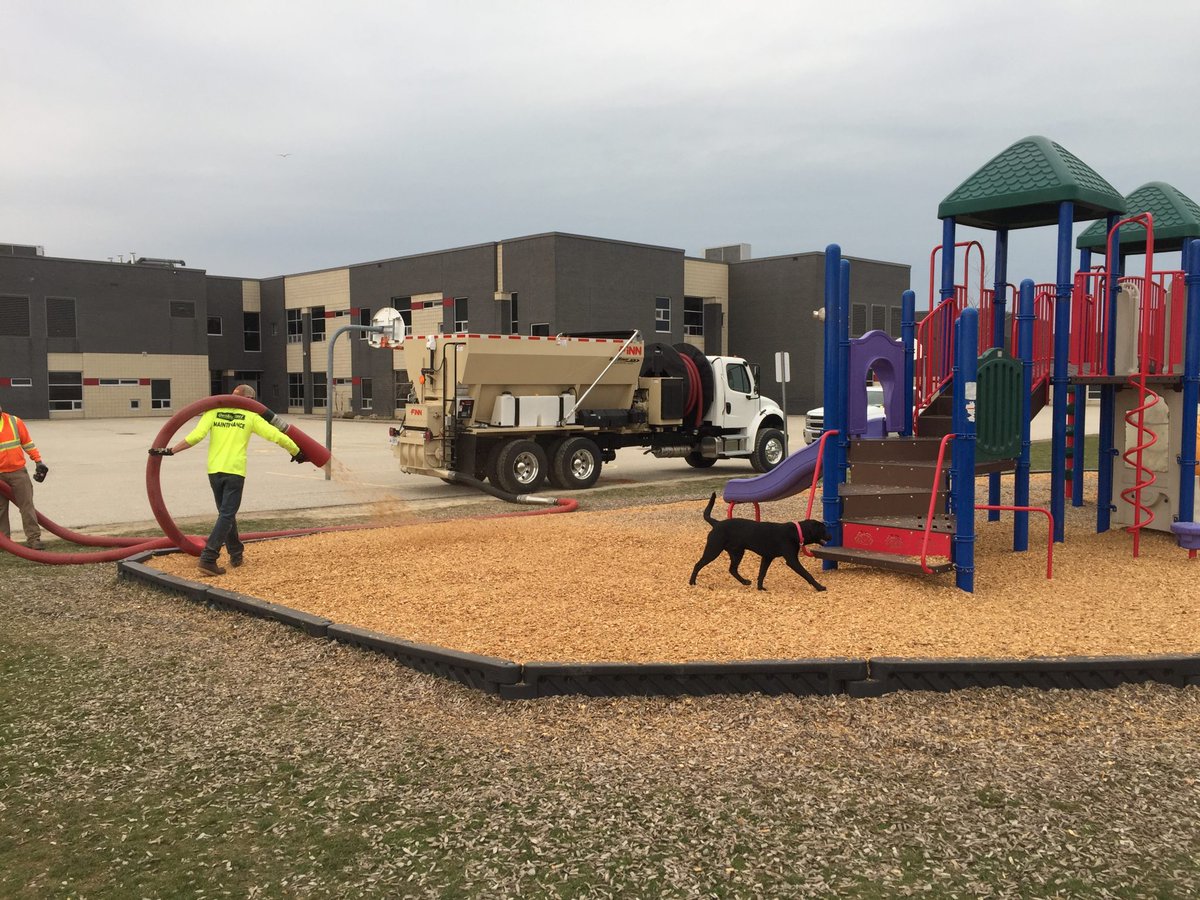 FinnCorporation's tweet photo. What functions can a material blower perform? And when is the ideal time to use one? 

#hydroseeder #materialblower #strawblower #groundprep #CoverSomeGround #SmarterWaysToWork https://t.co/A0flFWZIeX https://t.co/nSlyWX7u9O