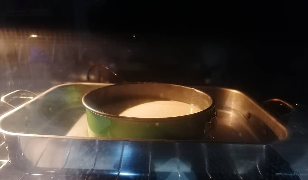 SugarplumBakeZ's tweet photo. We've been trying and trying and trying with this baked cheesecake thing. We tried again last night and we think we might just have it in the bagππΎππΎThis blueberry cheesecake was absolute perfection!
#testbakes #cheesecake #bakedcheesecake #SugarplumBakes #freshanddelicious https://t.co/Kg1pwtaWiq