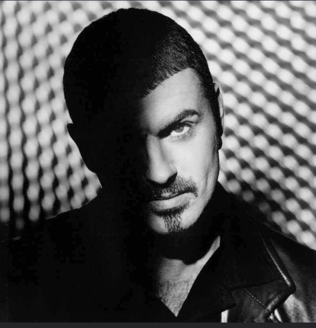 GillDoc5's tweet photo. George Michael 🖤🖤#GeorgeMichael #Legend #Older #ItDoesntReallyMatter 🖤🖤 https://t.co/GuhBIHYvRY