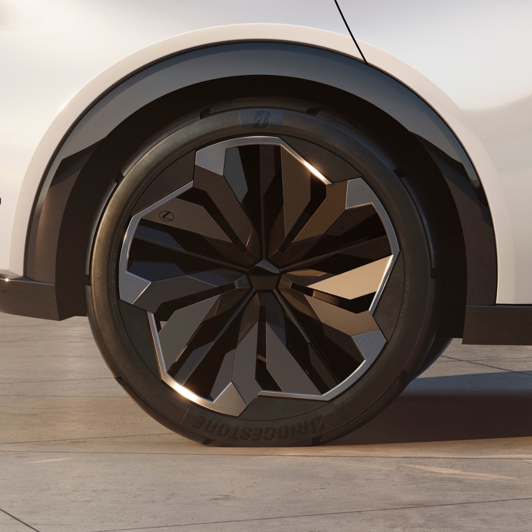 LexusCanada_FR's tweet photo. Un aperçu de ce qui vous attend. Un concept né d’une toute nouvelle plateforme EV pour une performance incomparable. Voici le concept Lexus LF-Z électrifié : https://t.co/G9gE0rPBip https://t.co/BK04TbyOMu