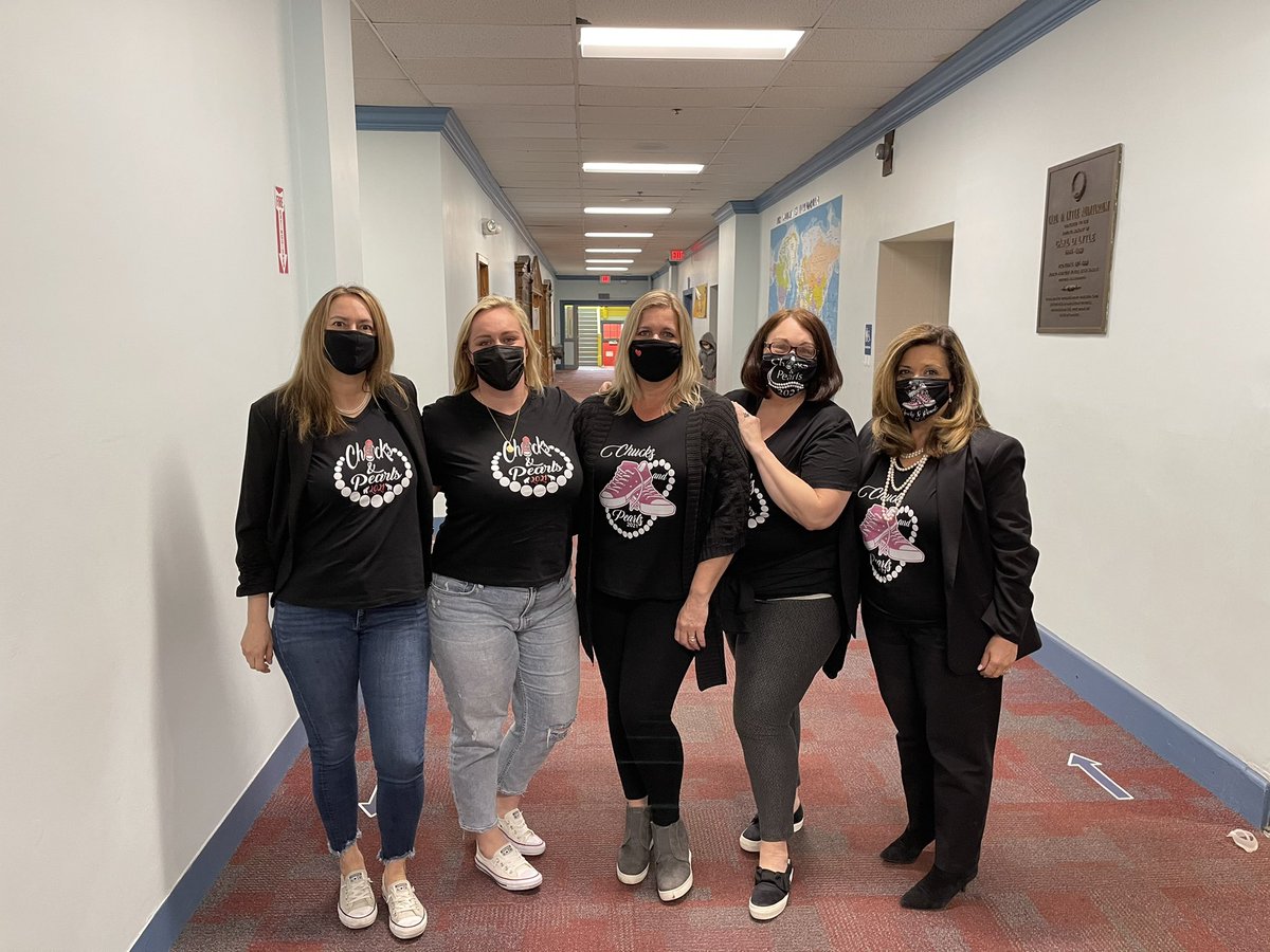 SchiavoStacy's tweet photo. #EPShero2021 @EverettMASchool 
Parlin representing Chucks and Pearls day https://t.co/00aHT77wcH