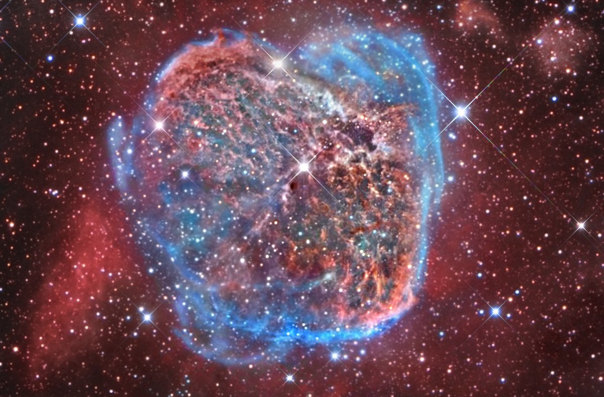 marsrader's tweet photo. The Crescent Nebula shows a fast solar wind colliding with slower mass ejection from 400,000 years earlier. https://t.co/qmAjfux91N