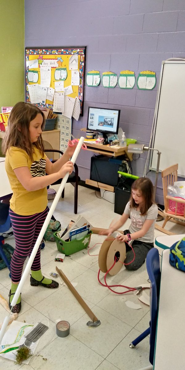 sherryryansme1's tweet photo. Roller coaster construction #nlscience #exploreandlearn @stmaryselem https://t.co/muuyiFhPpL