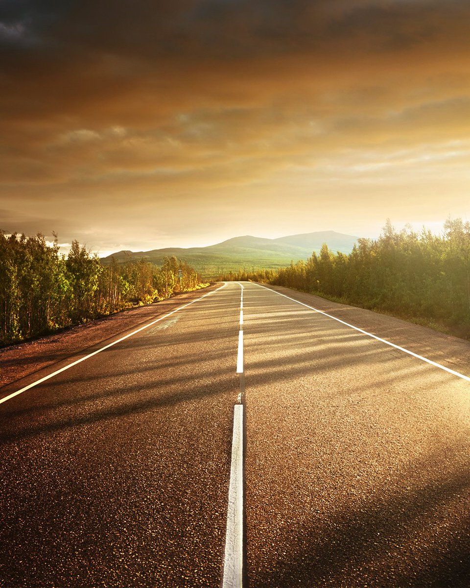 “If you make the mistake of looking back too much, you aren’t focused enough on the road in front of you.” 🛣 – Brad Paisley

#Inspiration #LifeLesson