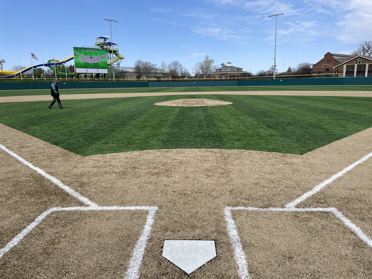 Businessmaker's tweet photo. Check out this awesome new baseball stadium in the #LafayetteIndiana. Wow!   Going to be some fun family nights at the the ballpark this summer!  Congrats to Mayor Roswarski and everyone who polished this diamond. https://t.co/gSHmH61KTQ