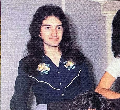 70sjulie's tweet photo. he looked so pretty in his flower shirt https://t.co/WL9BGrfZWO