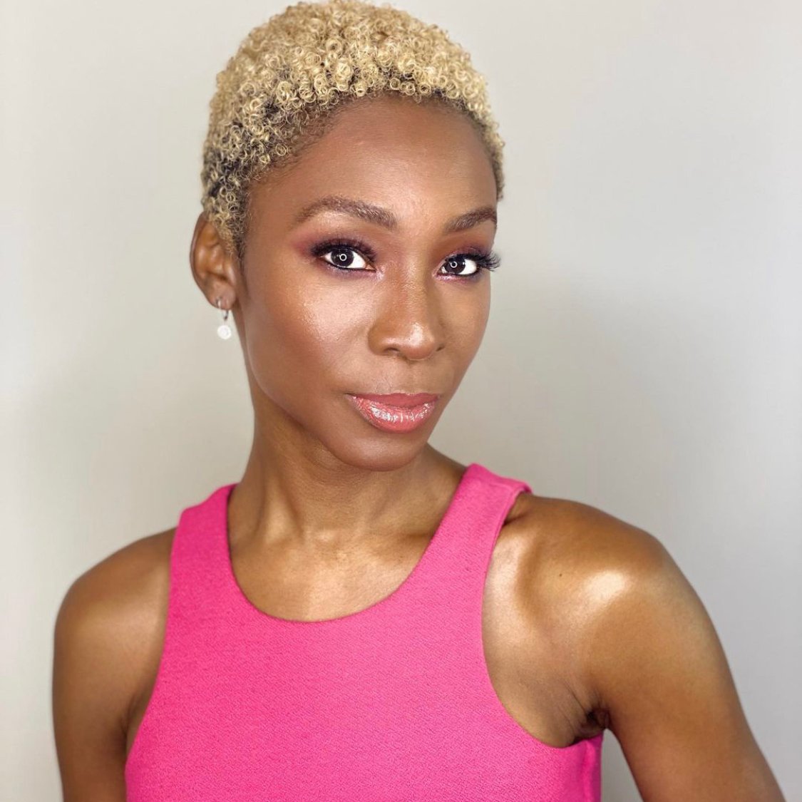 queerency's tweet photo. Happy #TransDayofVisibility! Here's a thread of trans, non-binary, and gender non-conforming entrepreneurs, creators, and artists: https://t.co/gyfgZudE1S