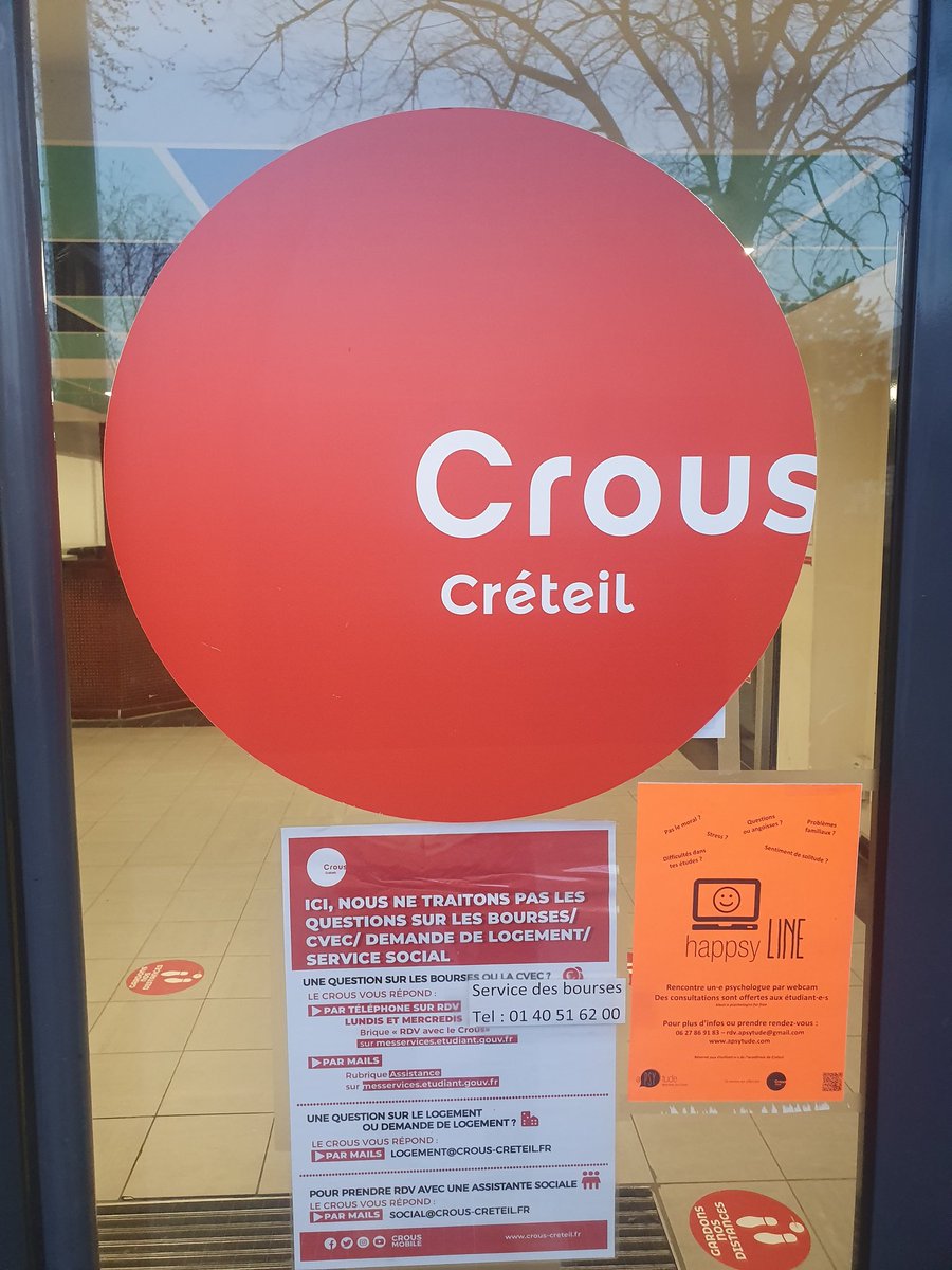 KaderChibane93's tweet photo. Ajd, distribution alimentaire à la #ResidenceEtudiante « L’Hermitage » de @VilleSaintDenis. 

Les gestes de solidarité de chacun.e d'entre-nous vont nous permettre de dépasser cette #CriseSanitaire. 

Pour ma part je souhaite une société #Solidaire, #Ecologiste et #Egalitaire ! https://t.co/krqhAX7gfa