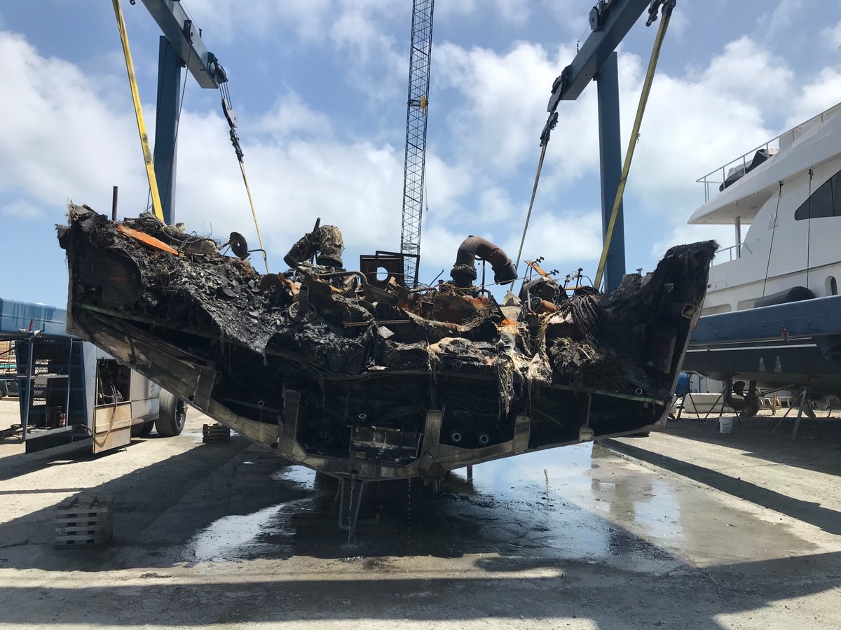 USCGSoutheast's tweet photo. #UPDATE The vessel has been completely removed from the water! Thank you for your patience and staying informed via our updates.
#CleanUpOperation #BoatRemoval #CleanUp #BoatSafely https://t.co/Yzc1jBy08d