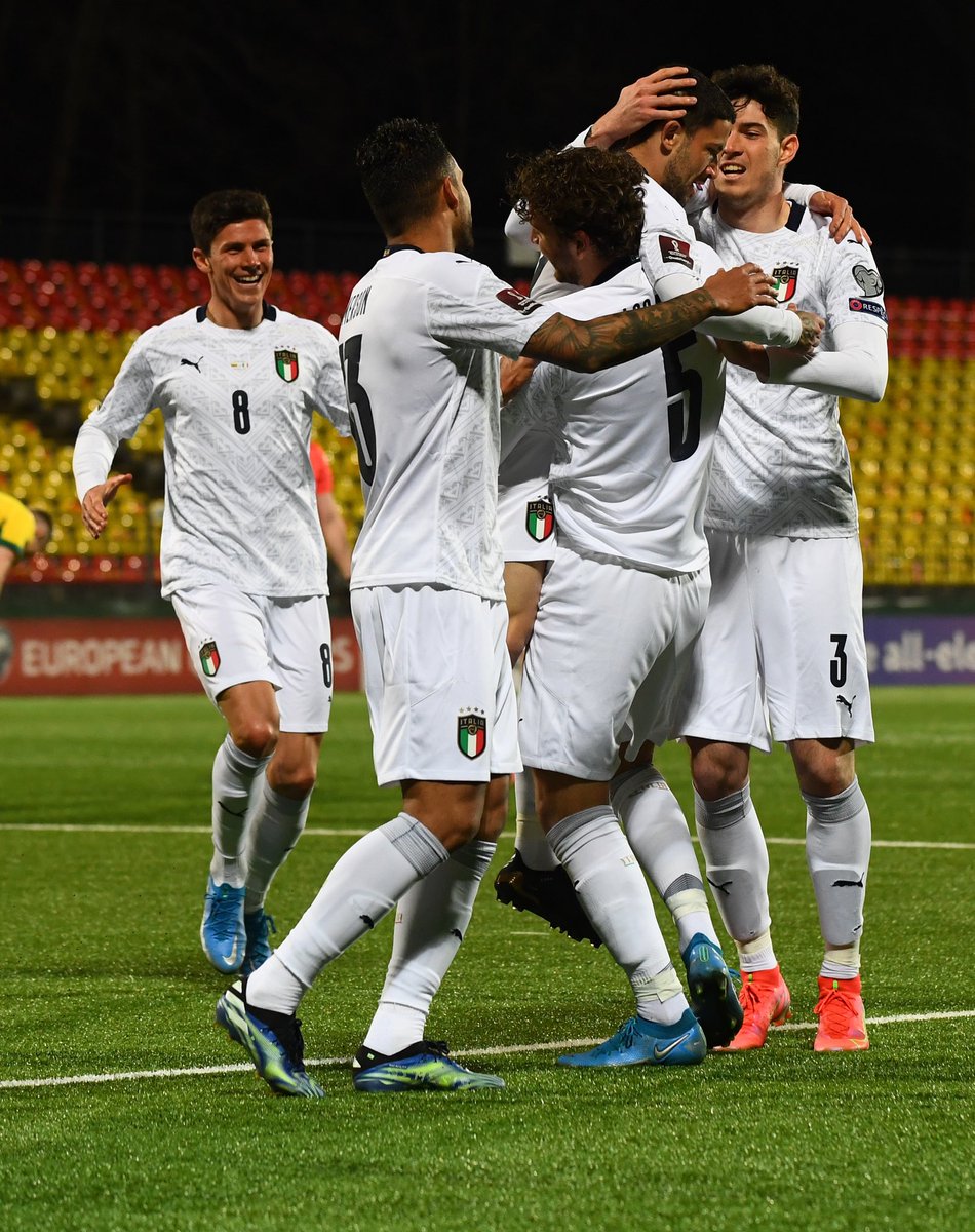 chiellini's tweet photo. 3 su 3!!! ✅🇮🇹 #LituaniaItalia https://t.co/Llyq40wQ2Y